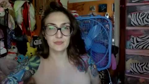 Snapshot of lillylushabae chatting on 10.18.25 hi guys im back on here 3 online show from 10.18.25