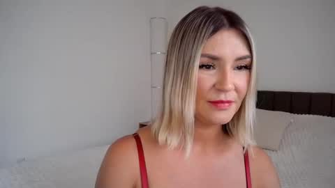 Lilly Lux online show from 02.15.26