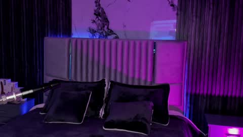 Snapshot of lillyortiz_ chatting on 12.15.24 Lilly Ortiz online show from 12.15.24