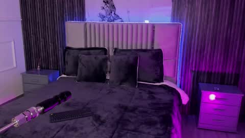 Snapshot of lillyortiz_ chatting on 02.10.25 Lilly Ortiz online show from 02.10.25