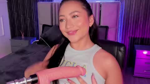 Snapshot of lillyortiz_ chatting on 02.12.25 Lilly Ortiz online show from 02.12.25