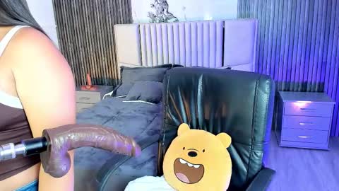 Snapshot of lillyortiz_ chatting on 09.11.25 Lilly Ortiz online show from 09.11.25