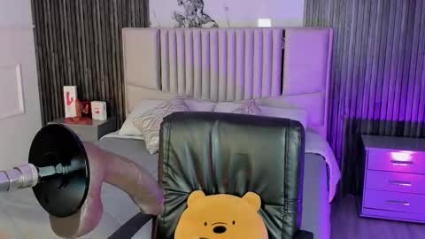 Lilly Ortiz online show from 12.13.25