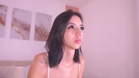 Lilly Thompson  online show from 01.24.25