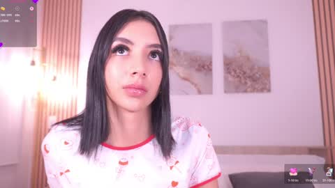 Lilly Thompson  online show from 02.02.25