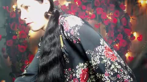 lilugrants online show from 02.20.25