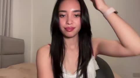 Lily online show from 04.21.26