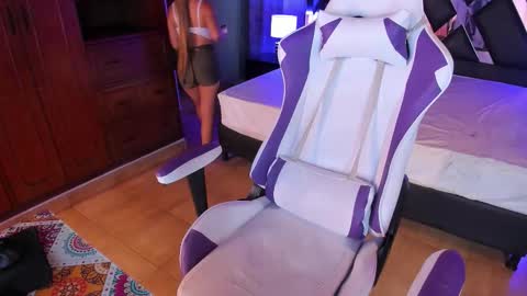 LILIANA  online show from 10.26.25