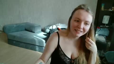 Lily dollyx online show from 04.17.26