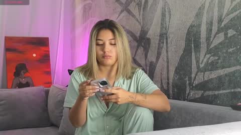 Lily online show from 12.10.24