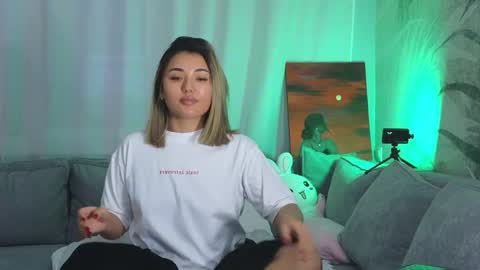 Lily online show from 01.19.25