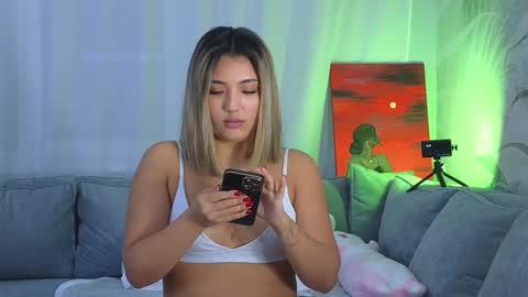 Lily online show from 01.19.25