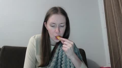 Snapshot of lily_love_x chatting on 05.27.26 lily_love_x online show from 05.27.26