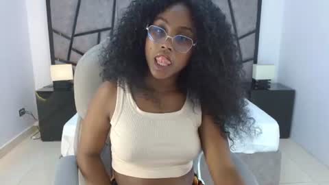 Snapshot of lily_mendoza chatting on 06.11.26 lily_mendoza online show from 06.11.26