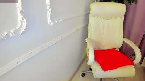 Lily online show from 03.16.26