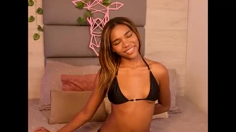 Lily Miiller online show from 11.02.25