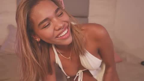 Lily Miiller online show from 12.01.25