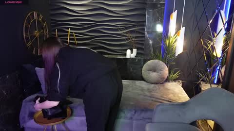 Lily online show from 02.01.25