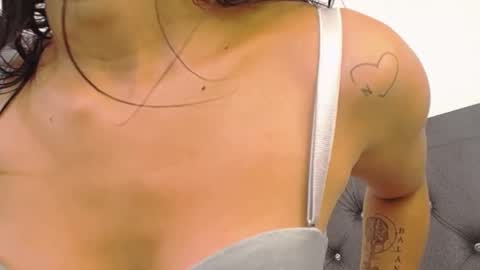 Snapshot of lily_robertss_ chatting on 02.23.25 Lily Roberts online show from 02.23.25