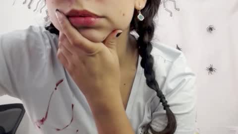 Snapshot of lily_robertss_ chatting on 10.12.25 Lily Roberts online show from 10.12.25