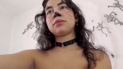 Snapshot of lily_robertss_ chatting on 10.20.25 Lily Roberts online show from 10.20.25