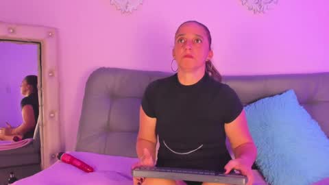 Snapshot of lily_rose0 chatting on 04.04.26 lily_rose0 online show from 04.04.26