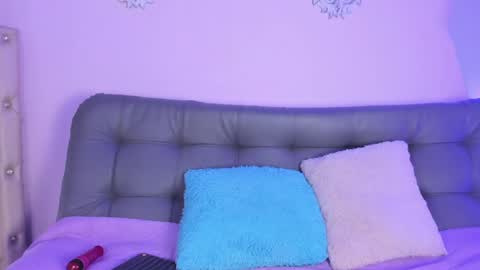 Snapshot of lily_rose0 chatting on 04.05.26 lily_rose0 online show from 04.05.26