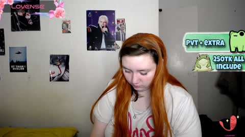 Snapshot of lily_shamy chatting on 01.12.25 Alice online show from 01.12.25