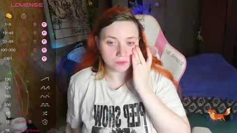 Snapshot of lily_shamy chatting on 06.17.26 Alice online show from 06.17.26