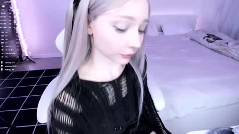 Snapshot of lily_weep chatting on 03.06.25 Lily online show from 03.06.25