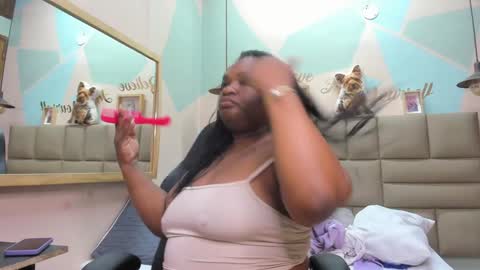 Snapshot of lilybaudyn_ chatting on 02.08.25 Lily online show from 02.08.25