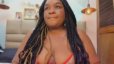 Snapshot of lilybaudyn_ chatting on 09.23.25 Lily online show from 09.23.25