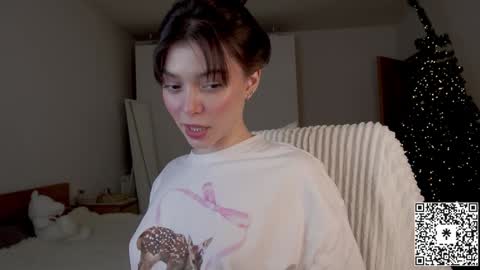 Snapshot of lilyewing_ chatting on 12.23.24 Lily online show from 12.23.24