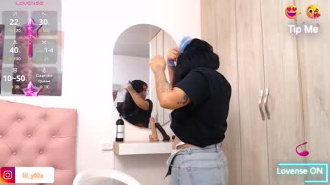 lilyfox23 online show from 01.17.26