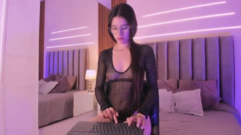 Snapshot of lilyhartt chatting on 04.01.26 Lili online show from 04.01.26