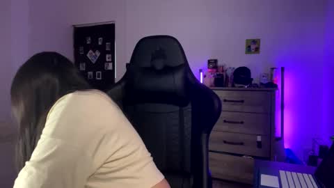 Lily online show from 05.26.26