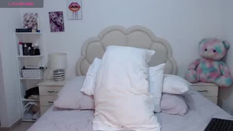 Lily.. online show from 02.17.25