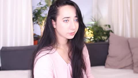 Snapshot of lilyminx chatting on 11.02.25 -- My Wishlist online show from 11.02.25