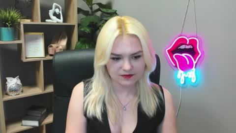 Lily online show from 03.24.26