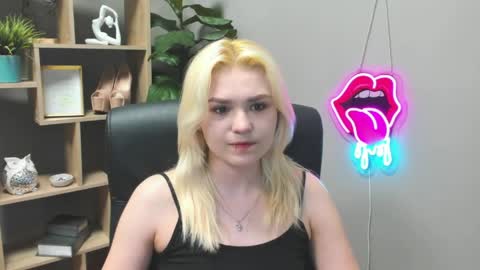 Lily online show from 03.25.26