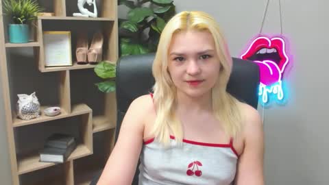 Lily online show from 03.27.26