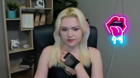Lily online show from 03.30.26