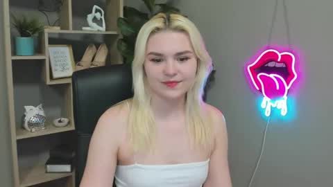 Lily online show from 04.11.26