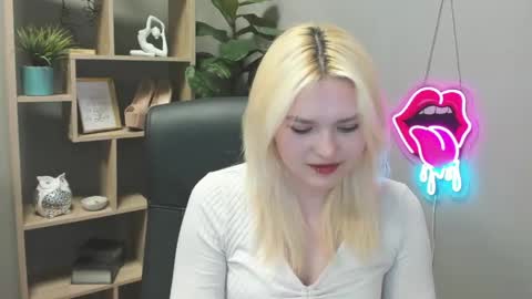 Lily online show from 04.14.26
