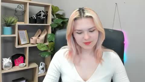 Snapshot of lilysweetxo chatting on 07.14.26 Lily online show from 07.14.26