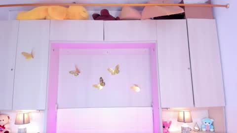 Snapshot of lilywhitee1 chatting on 02.04.26 lilywhitee1 online show from 02.04.26