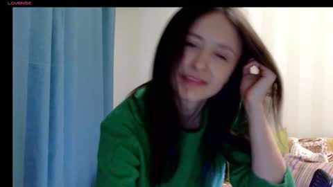 Snapshot of lilyxsky chatting on 11.28.25 LilyXSky online show from 11.28.25