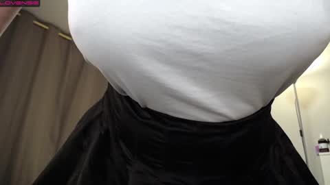 Lina online show from 01.11.25