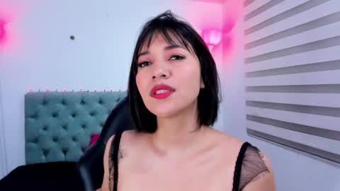  Lina Bedoya  online show from 01.21.25