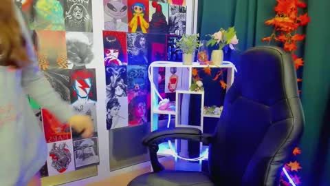 Lina online show from 12.20.24